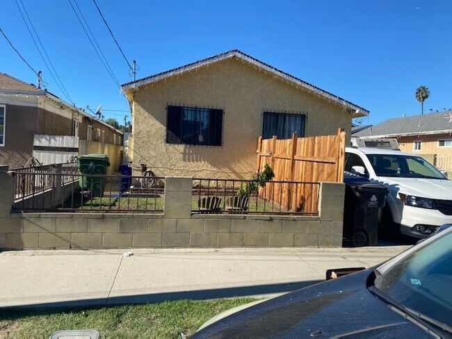 Foto del edificio - 1117 Pioneer Ave