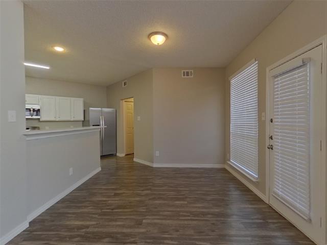 Building Photo - 1233 Clear Creek Dr