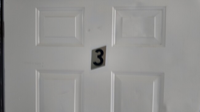 Foto del edificio - Charming 2-Bed Gem with Hardwood Floors & Large Living Room – Great Value in Cincinnati