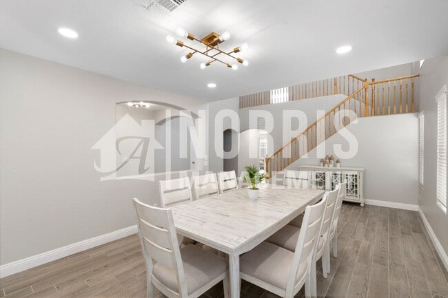 Foto del edificio - Beautiful Large Furnished Home w/A Pool