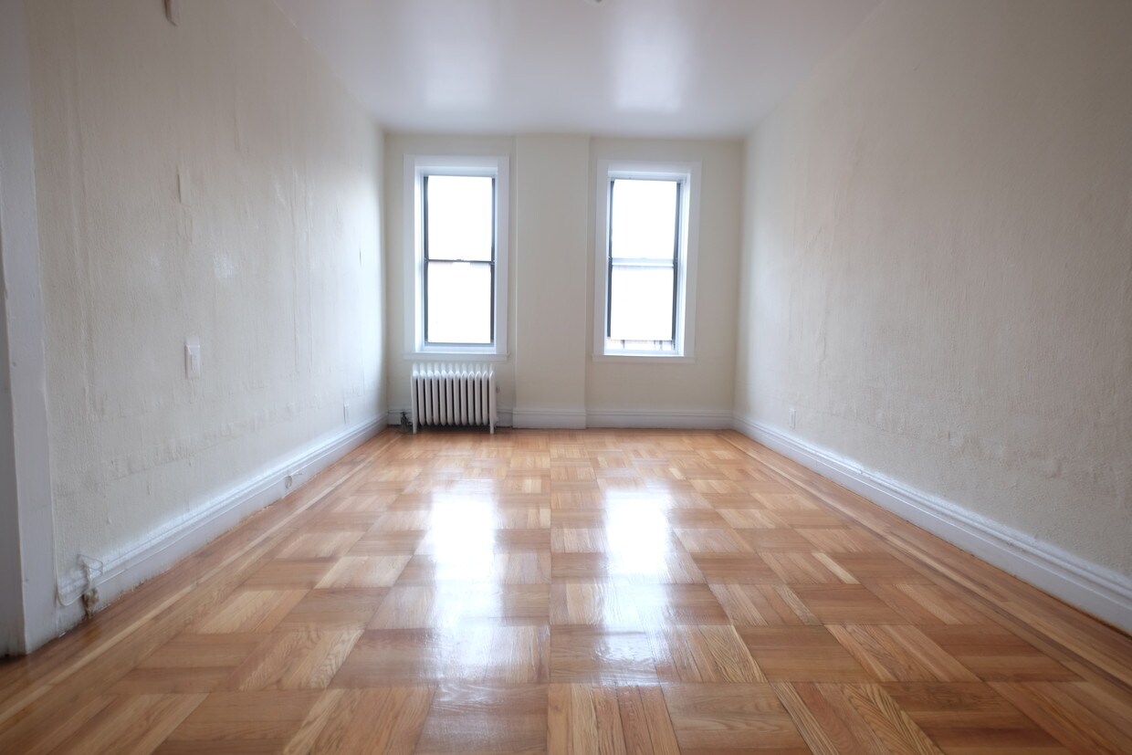 Foto principal - 639 W 207th St