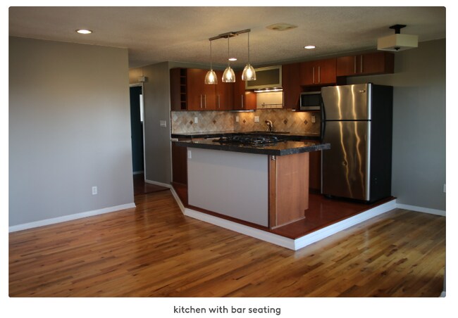 Building Photo - 923 NE 68th Ave