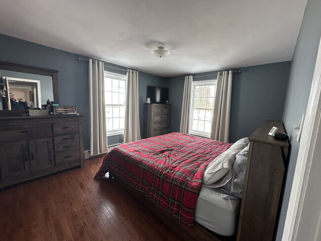 Building Photo - Executive-Style 3BR Single-Family Home on Quiet Dead-End Street – South Portland