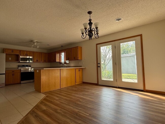 Foto del edificio - 3916 Fox Ridge Dr