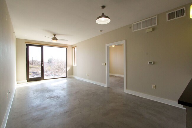 Foto del edificio - Beautiful 1 Bedroom, 1 Bath Condo in Centr...