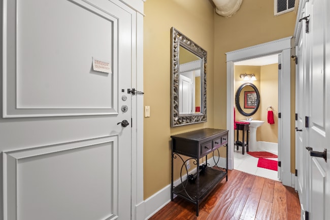 Building Photo - 4 Beaufain St