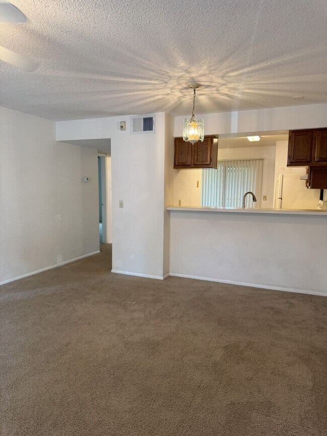 Foto del edificio - Manors of Bryn Mawr 2 Bed 2 Bath Condo AVA...
