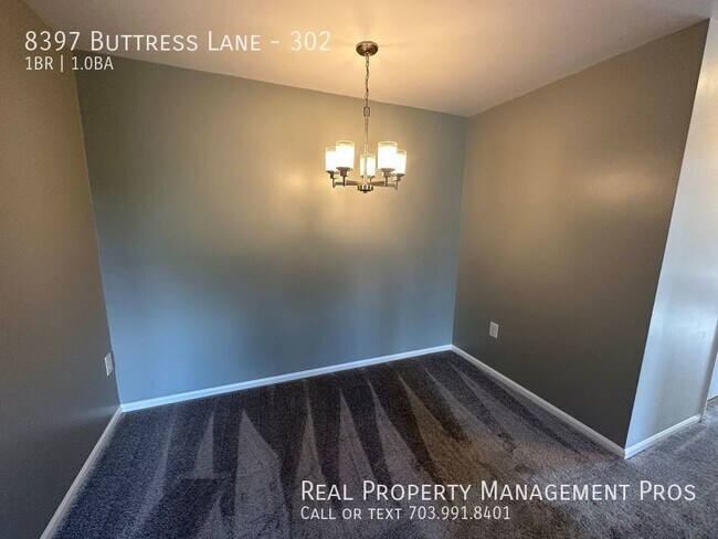 Building Photo - Qualify for a zero deposit? Top floor unit