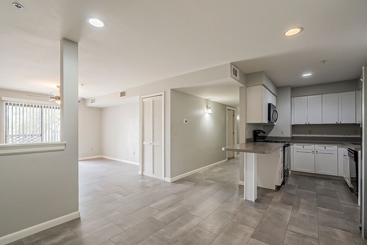Primary Photo - Walking Distance to ASU!