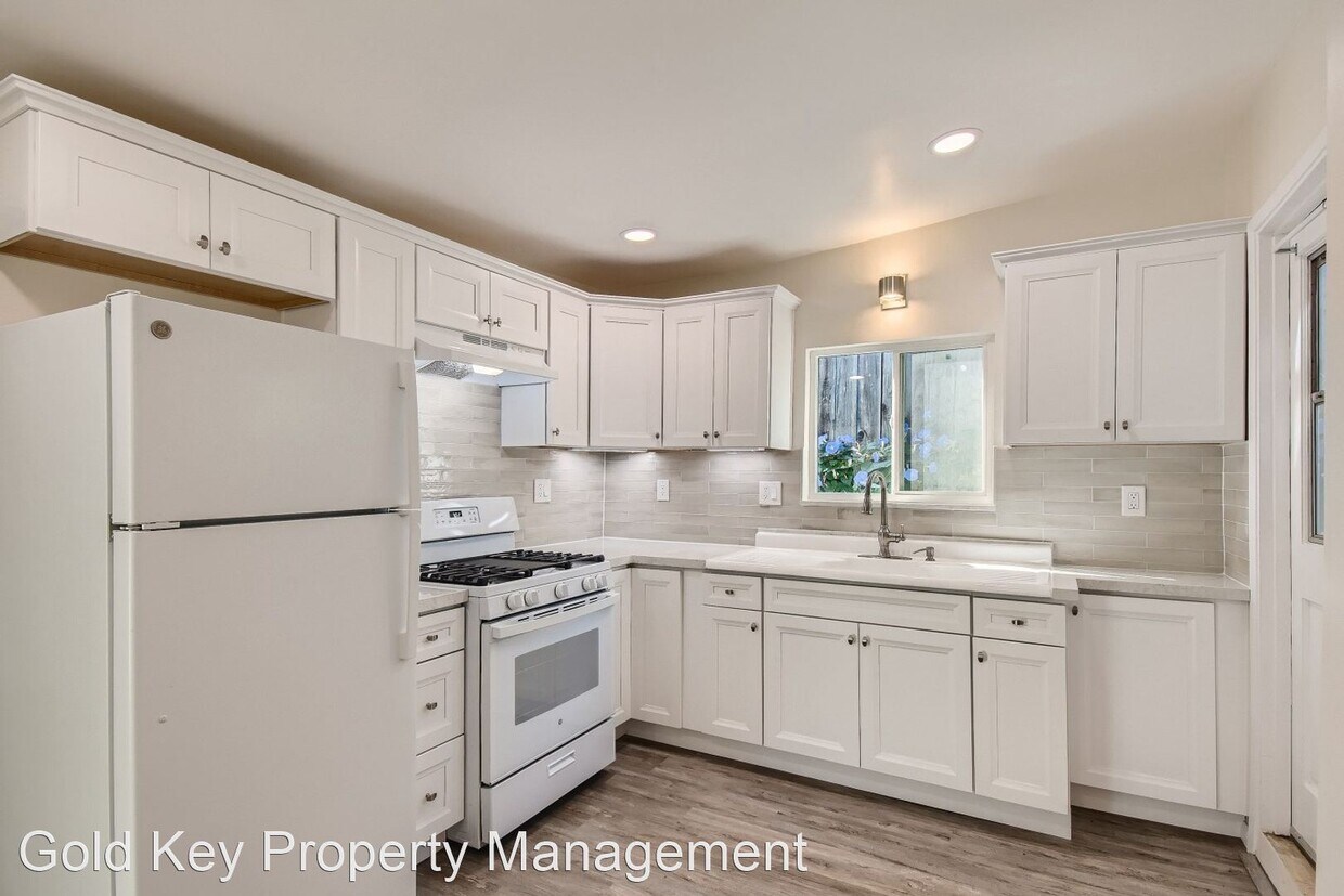 Primary Photo - 1 br, 1.5 bath House - 1711 1/2 Edgemont S...
