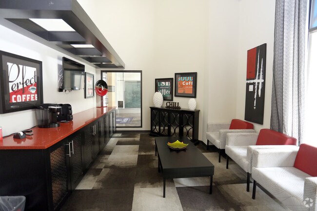 Varsity en UB-Business Center - HH Midtown