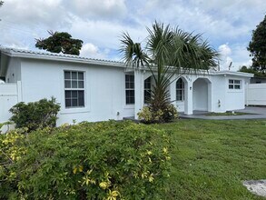 Building Photo - 1751 NW 34th Ave