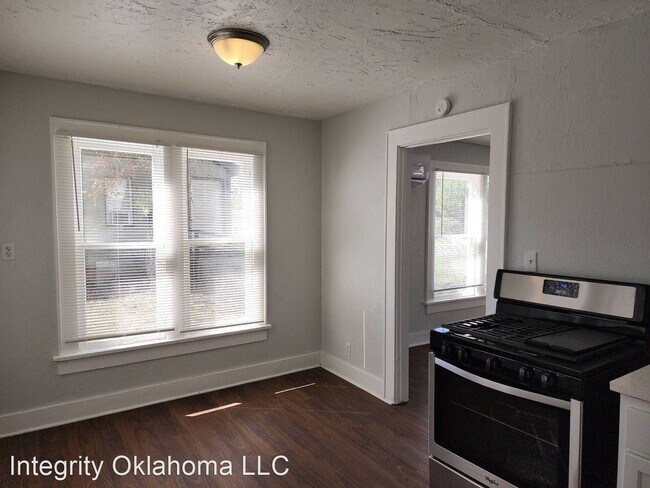 Building Photo - 1 br, 1 bath House - 2946 NW 13th St.
