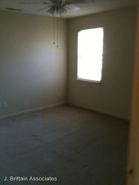 Foto del edificio - 404 MCCULLARS Ln