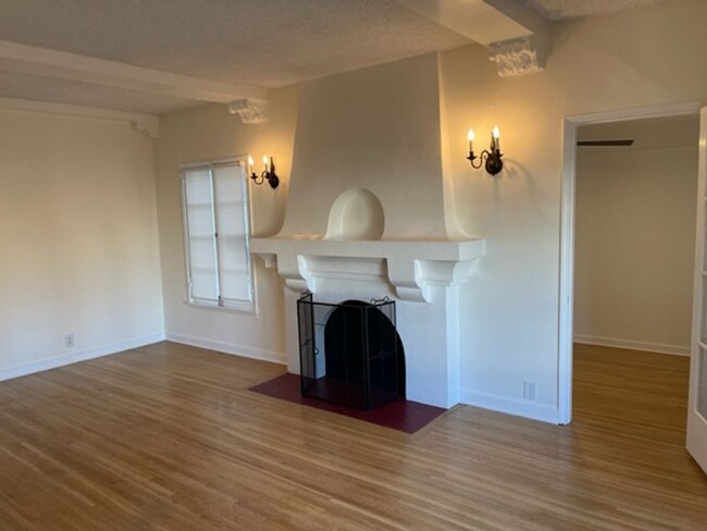 Building Photo - 8630 W Olympic Blvd