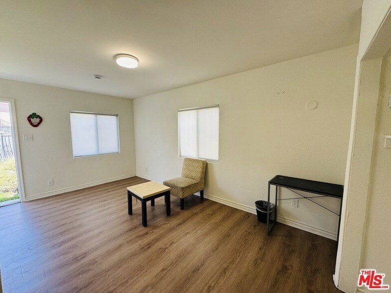 Foto principal - 640 W 81st St