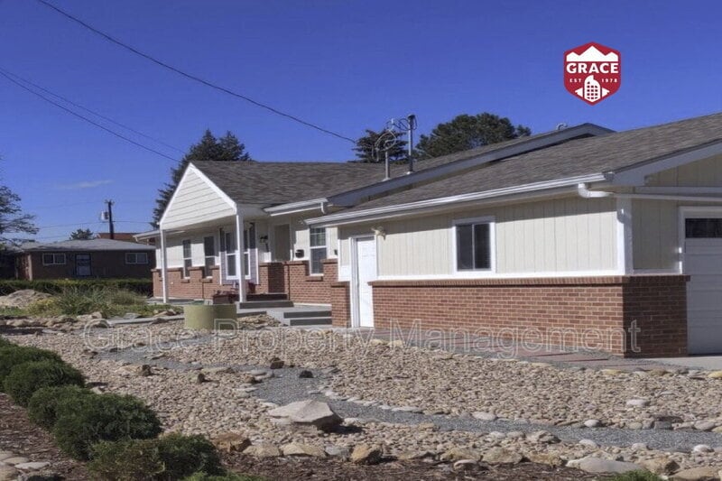 Primary Photo - 9011 E 12th Ave