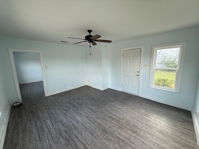 Foto del edificio - 4822 W Cedar Bayou Lynchburg Rd