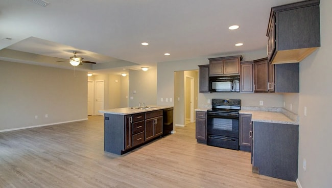 Building Photo - 3 Bedroom Rental Home in Republic - fully ...