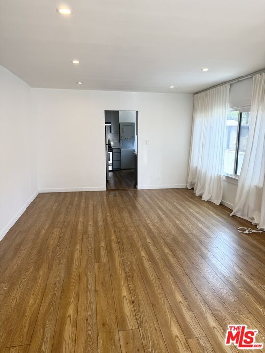 Foto del edificio - 3777 Rosewood Ave