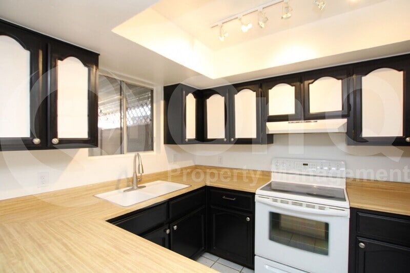 Foto principal - 2211 W Turney Ave