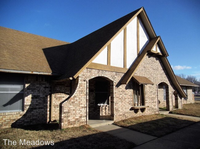Foto del edificio - 1501 Meadow Trace Dr