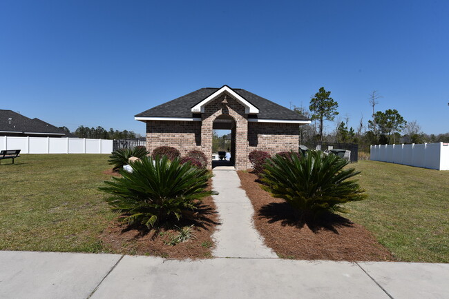 Building Photo - 3 Br, 2 1/2 Ba Home In Griffin Park, Hines...