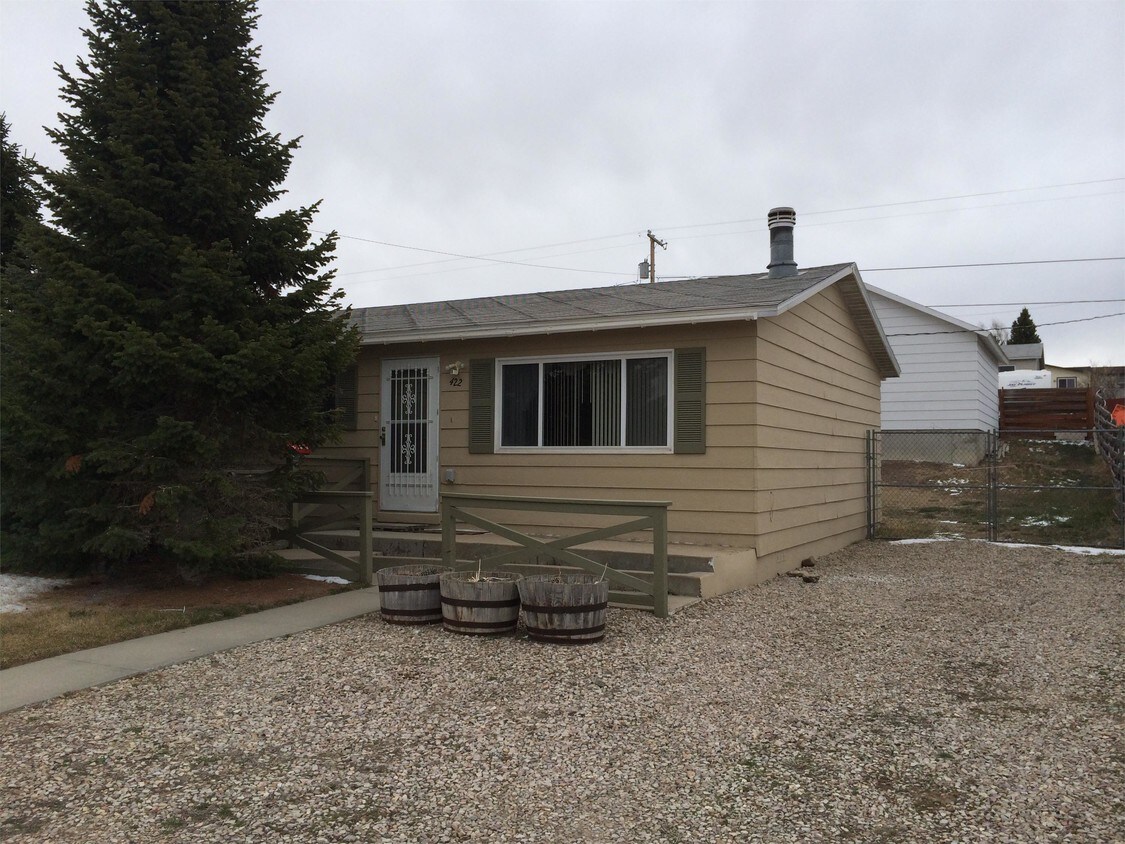 422 E Davis St, Rawlins, WY 82301 House Rental in Rawlins, WY
