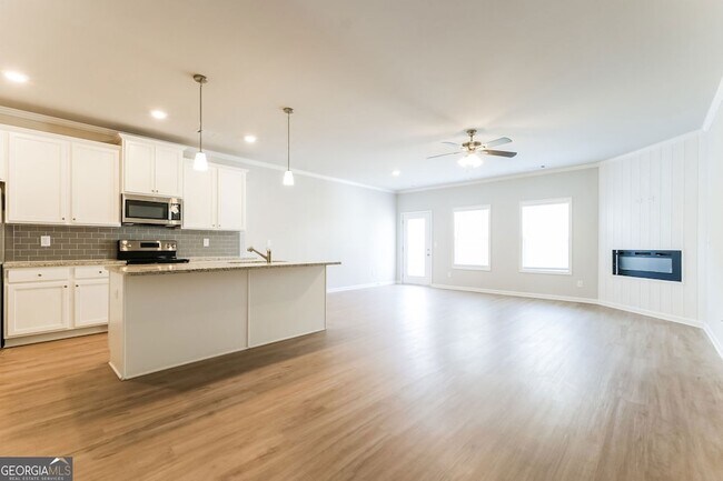 Foto del edificio - 5350 Fox Den Rd