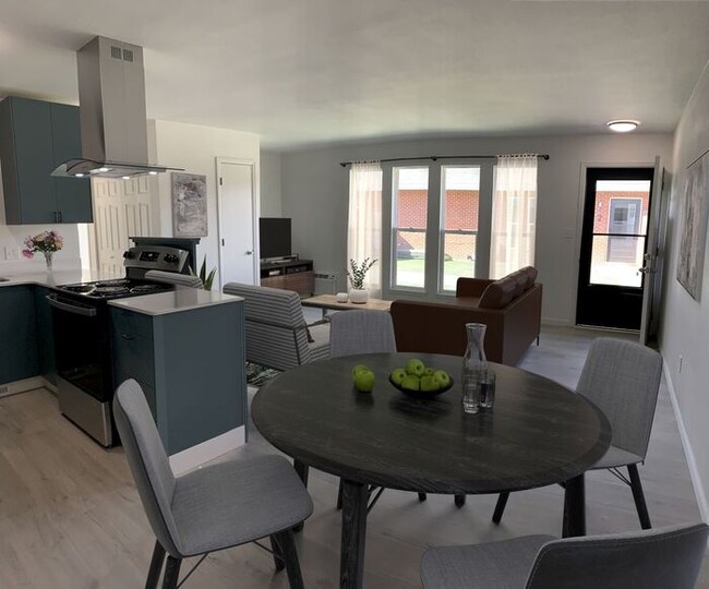 Building Photo - 2 bed 1 bath Fully Renovated Apartment in ...