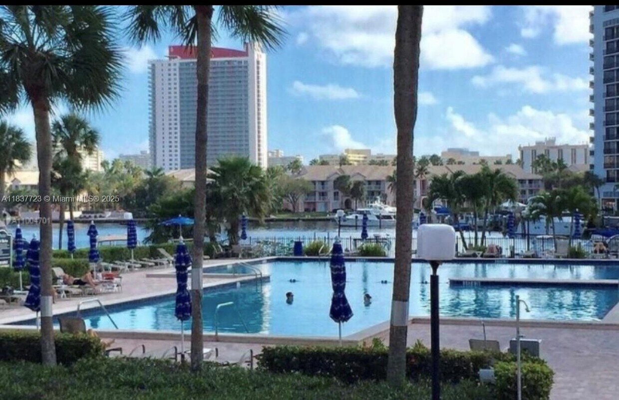 Primary Photo - 600 Three Islands Boulevard