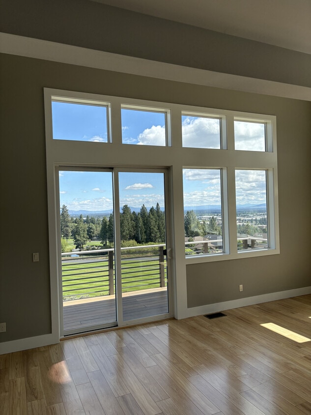 Foto del edificio - 2572 NW Awbrey Point Cir