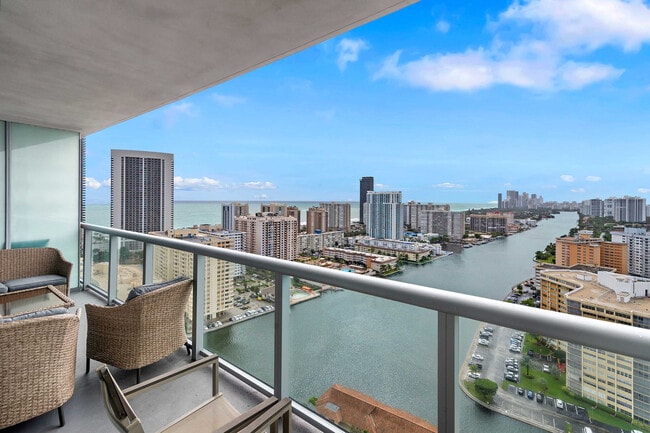 Foto del edificio - 2602 Hallandale Beach Blvd