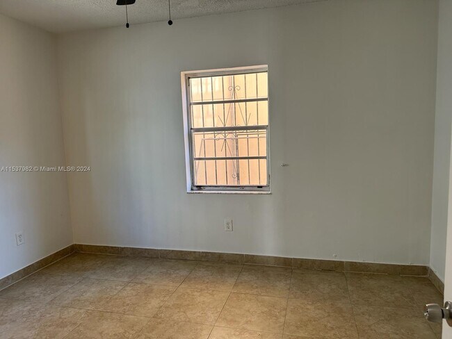 Foto del edificio - 1030 NW 3rd St