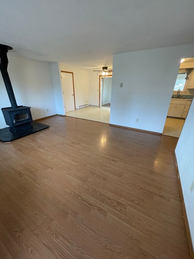 Building Photo - Cute Home in Tigard