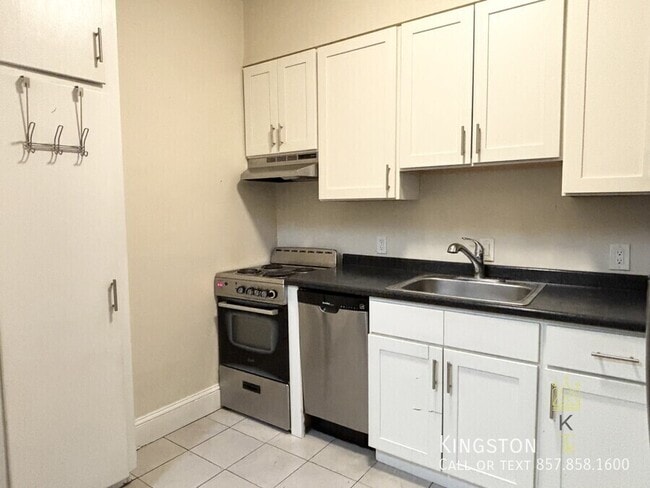 Photo - 183 Winthrop Rd Apartment