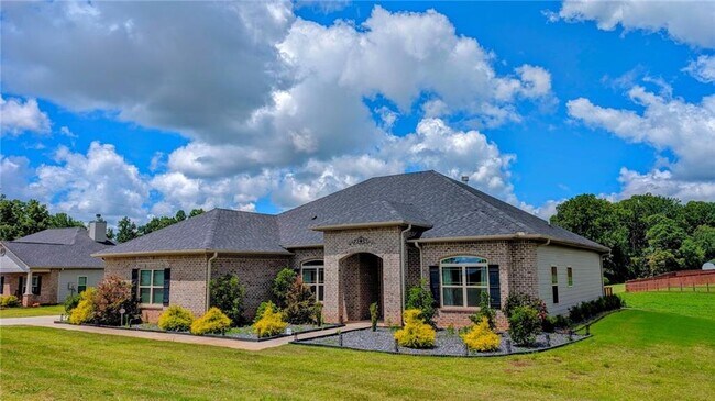 Foto del edificio - 6055 Creekside View Ln