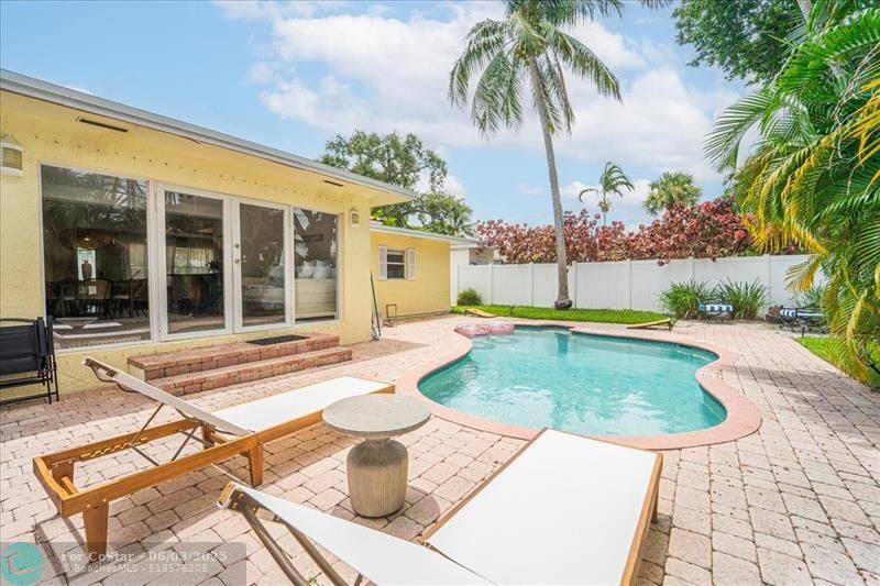 Foto principal - 391 SE 6th Ct