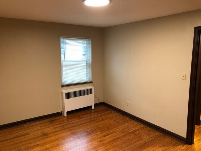 Building Photo - 2822 Lawndale Ave