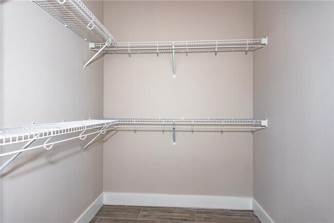 Building Photo - 1105 NE 2nd Ave