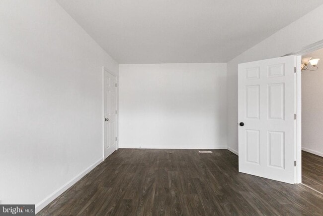 Building Photo - 211 Broad St