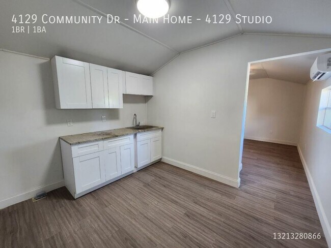 Foto del edificio - Stunning Studio with Private Entrance in W...