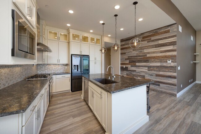 Building Photo - 55 or Older - Guard Gated Community in Sum...