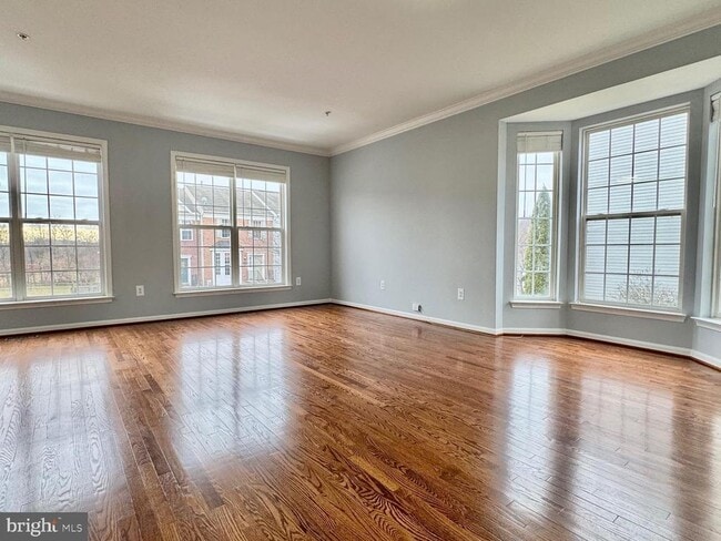 Building Photo - 2601 Emerson Dr