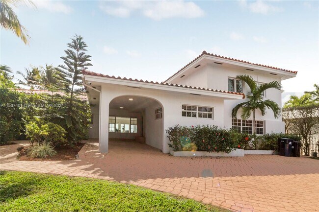 Foto del edificio - 1700 Bay Dr