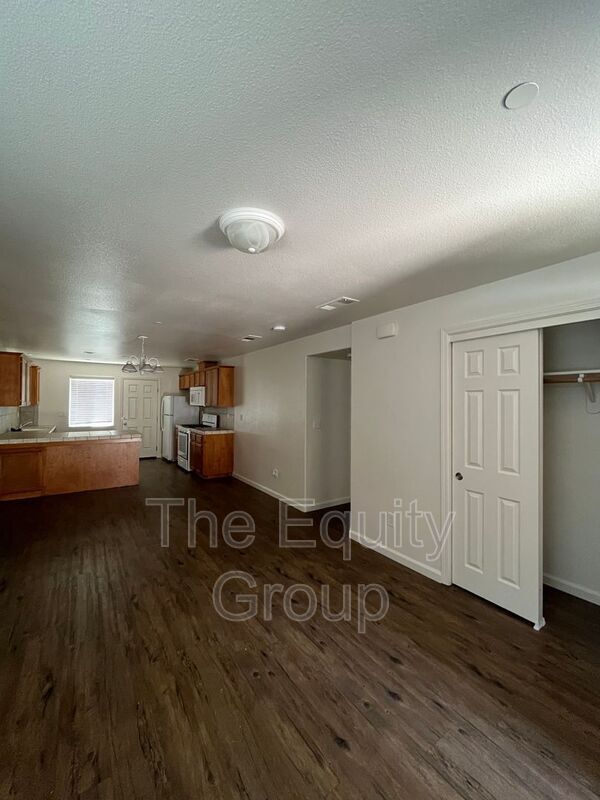 Foto del edificio - 2232 W Lark Ave