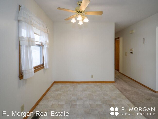 Foto del edificio - 3 br, 1.5 bath House - 4924 N 95th Circle