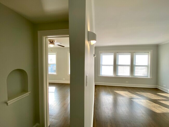 Foto del edificio - 5319 N Hoyne Ave
