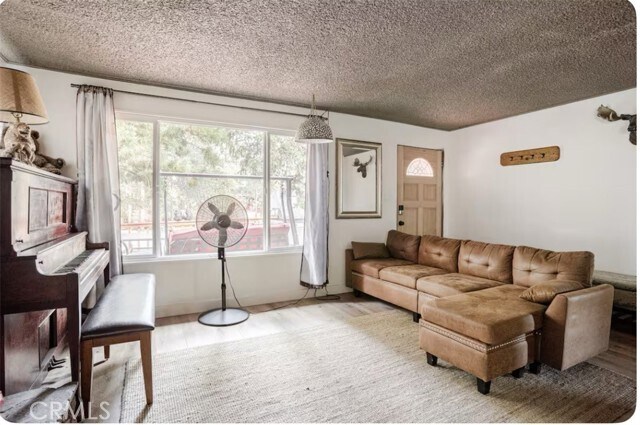 Foto del edificio - 360 Maple Ln