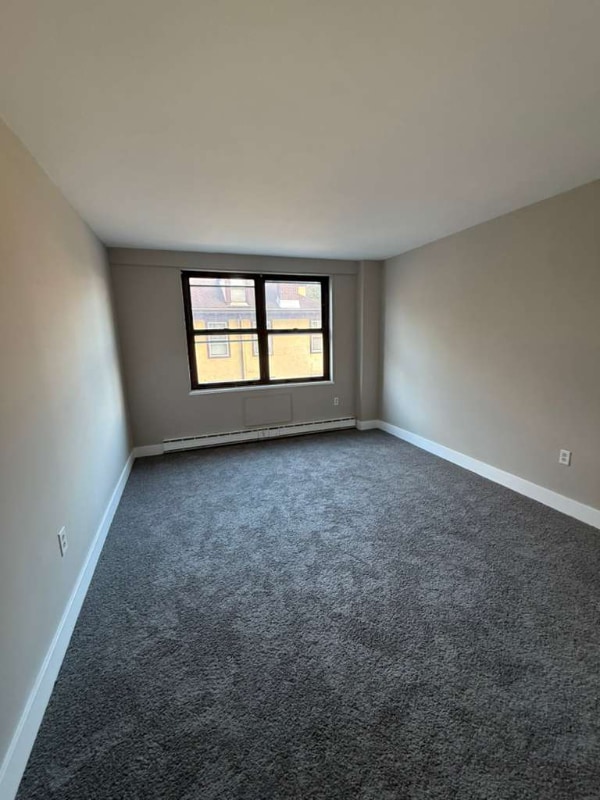 Foto principal - 1112 Riverside Ave.